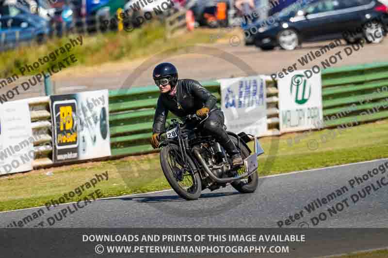 Vintage motorcycle club;eventdigitalimages;mallory park;mallory park trackday photographs;no limits trackdays;peter wileman photography;trackday digital images;trackday photos;vmcc festival 1000 bikes photographs
